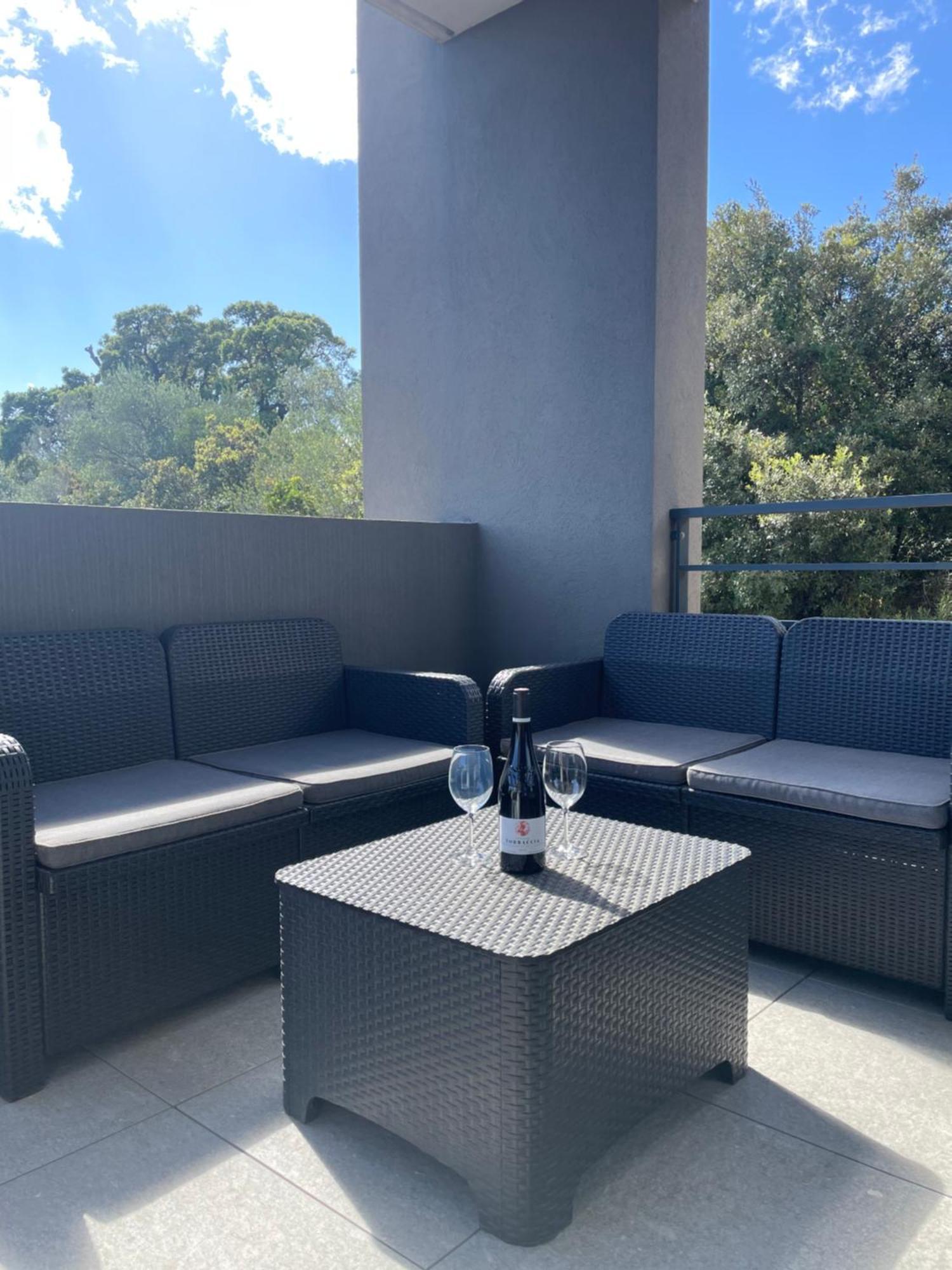 Bel Appartement Spacieux A Porto-Vecchio, 10Min A Pieds Du Centre Ville Exterior foto