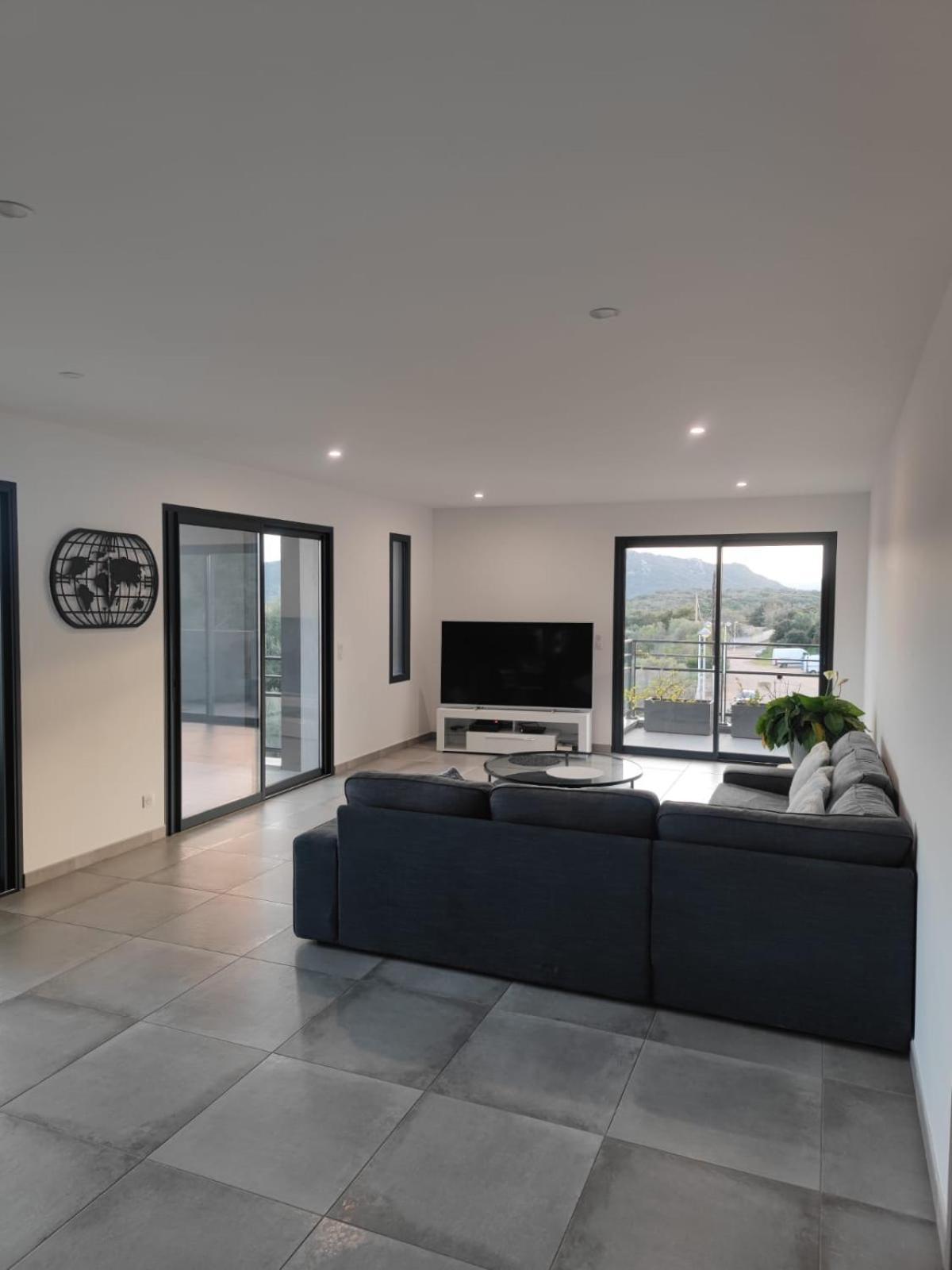 Bel Appartement Spacieux A Porto-Vecchio, 10Min A Pieds Du Centre Ville Exterior foto